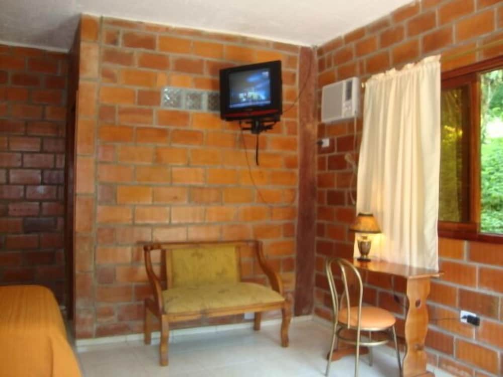 hosteria las heliconias