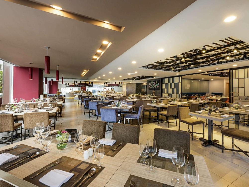 novotel suites hanoi