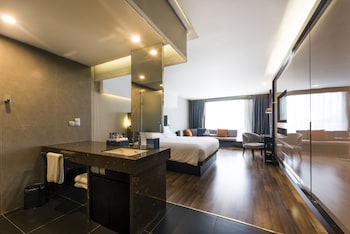 novotel suites hanoi