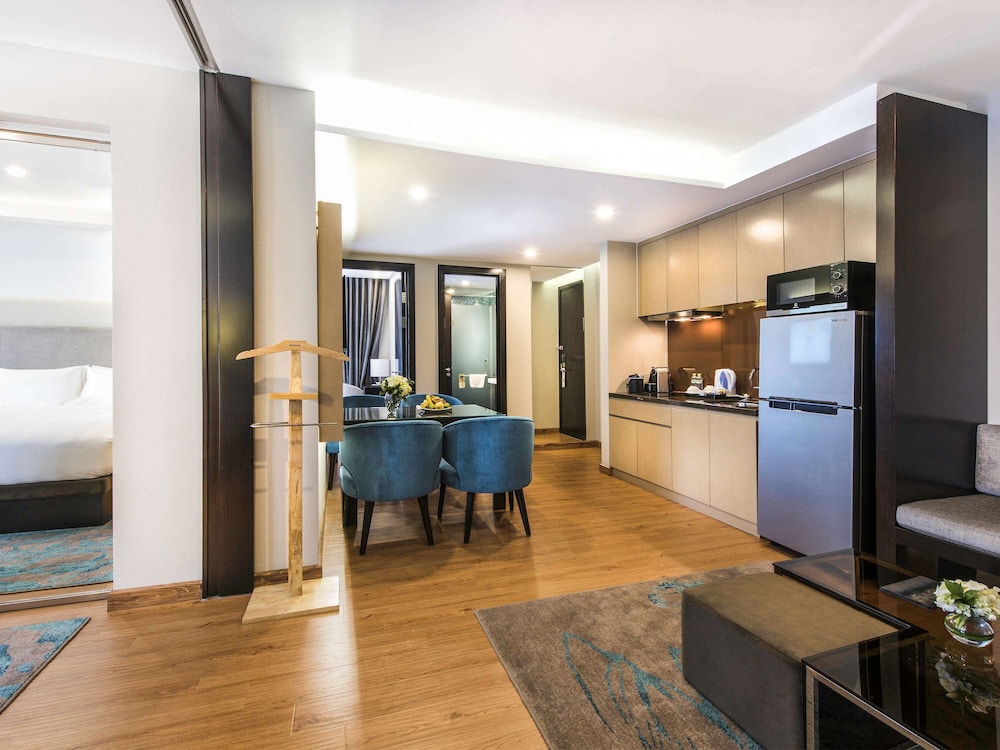 novotel suites hanoi