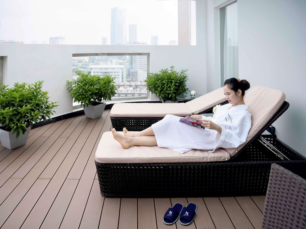 novotel suites hanoi