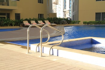 gulf suites hotel amwaj