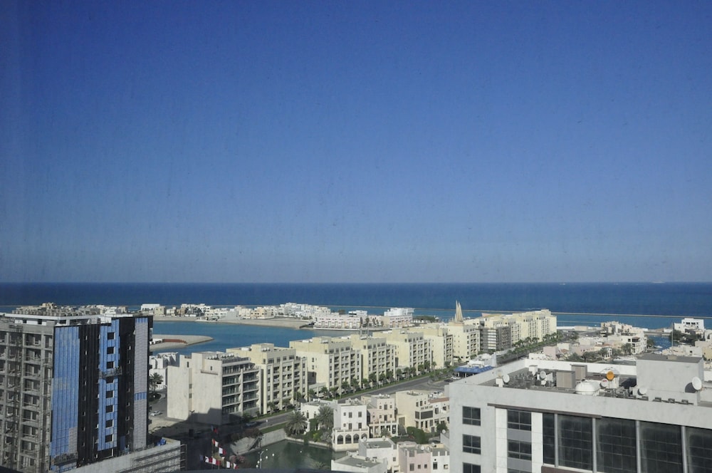 gulf suites hotel amwaj
