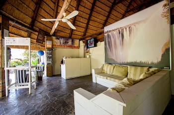 Victoria Falls Backpackers,Livingstone>>Hwange,2 star