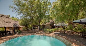 Victoria Falls Backpackers,Livingstone>>Hwange,2 star