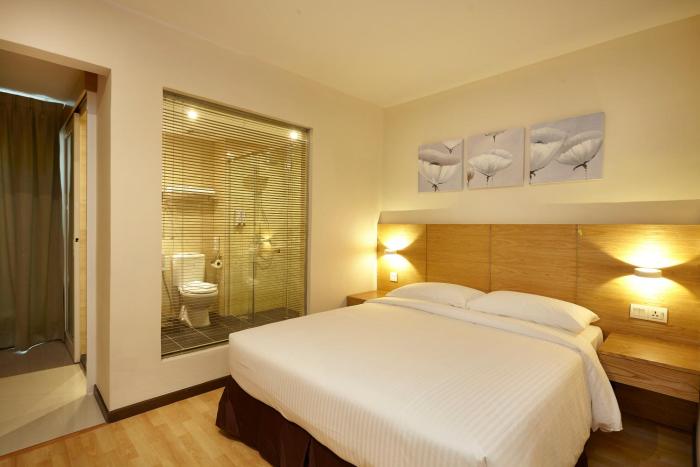 hotel six seasons
