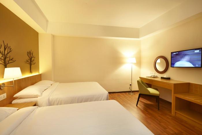 hotel six seasons