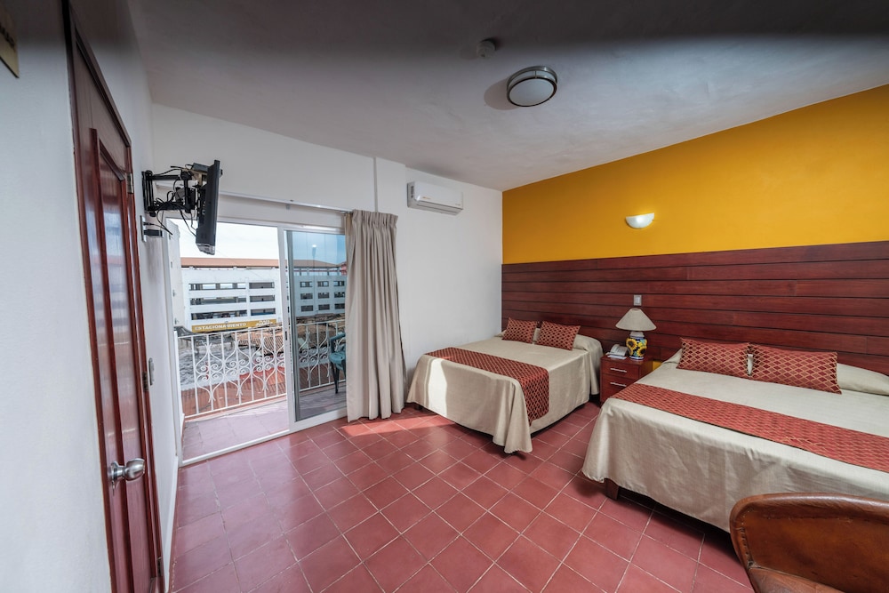 hotel encino malecon centro puerto vallarta