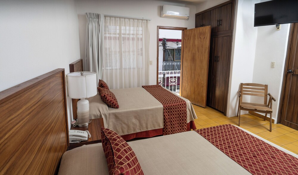 hotel encino malecon centro puerto vallarta