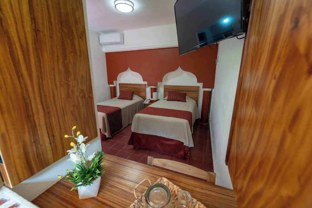 hotel encino malecon centro puerto vallarta