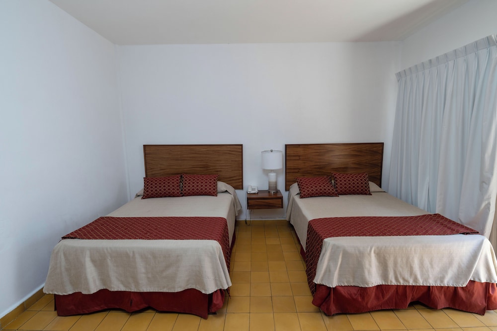 hotel encino malecon centro puerto vallarta