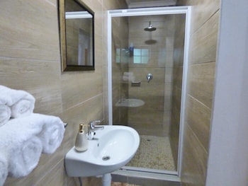Villa Africa Guesthouse,Near United Nations Park,3 star