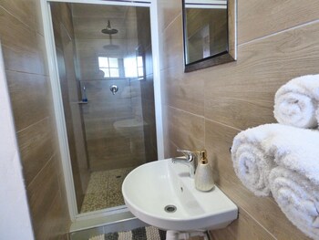 Villa Africa Guesthouse,Near United Nations Park,3 star