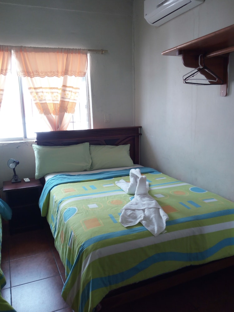 hostal miconia