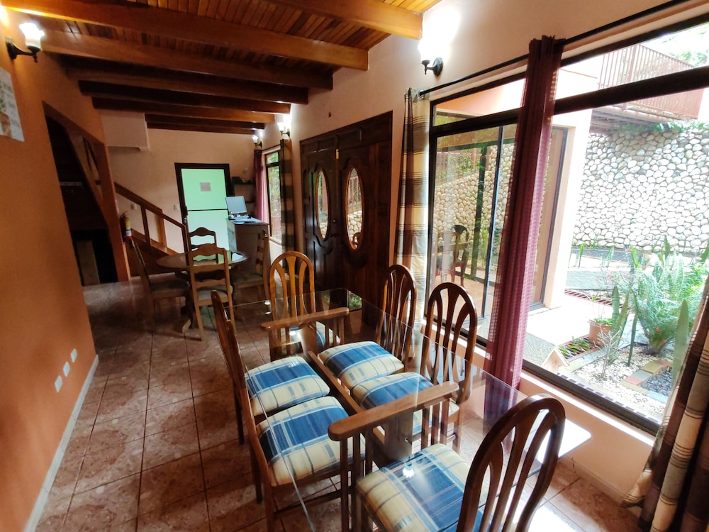 mi casa tica backpackers