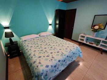mi casa tica backpackers