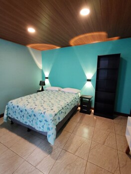 mi casa tica backpackers