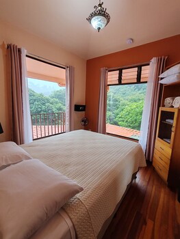 mi casa tica backpackers