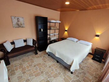 mi casa tica backpackers