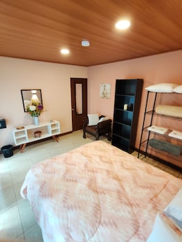 mi casa tica backpackers