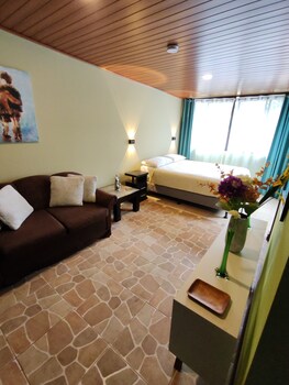 mi casa tica backpackers