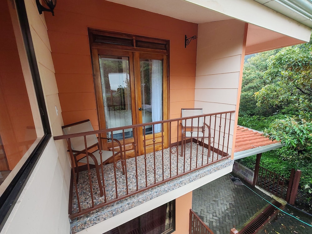 mi casa tica backpackers