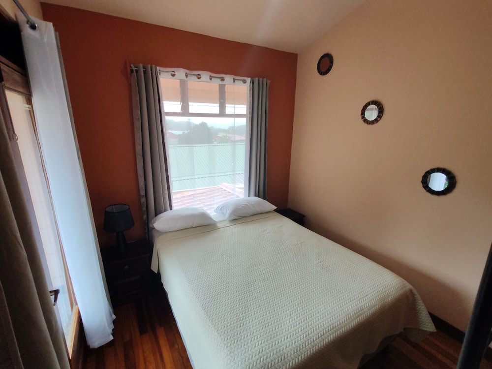 mi casa tica backpackers