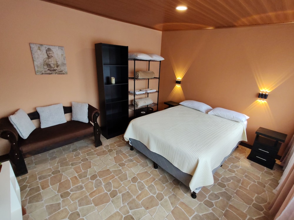 mi casa tica backpackers