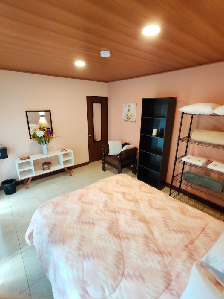 mi casa tica backpackers