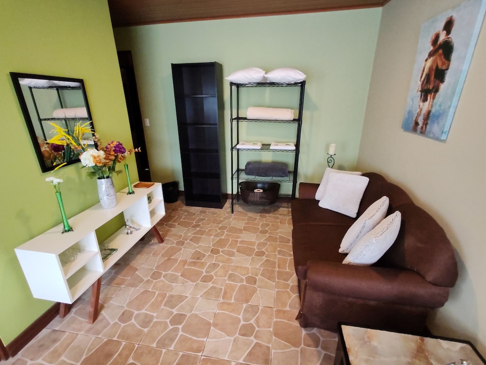 mi casa tica backpackers