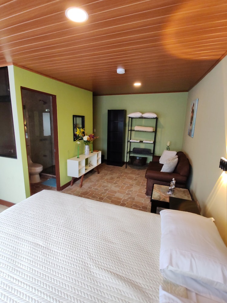 mi casa tica backpackers