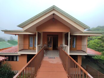 mi casa tica backpackers