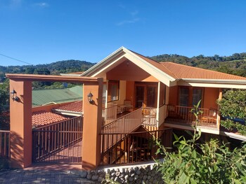 mi casa tica backpackers