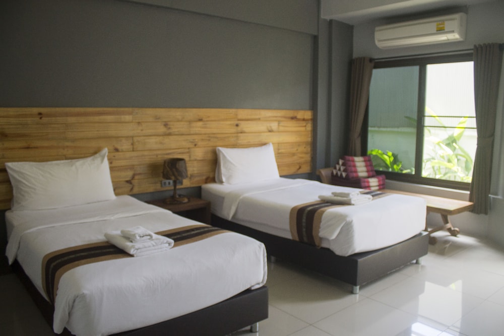 heuan pak dee hostel at gallery