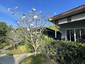 chomphu resort khaolak