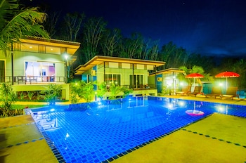 chomphu resort khaolak