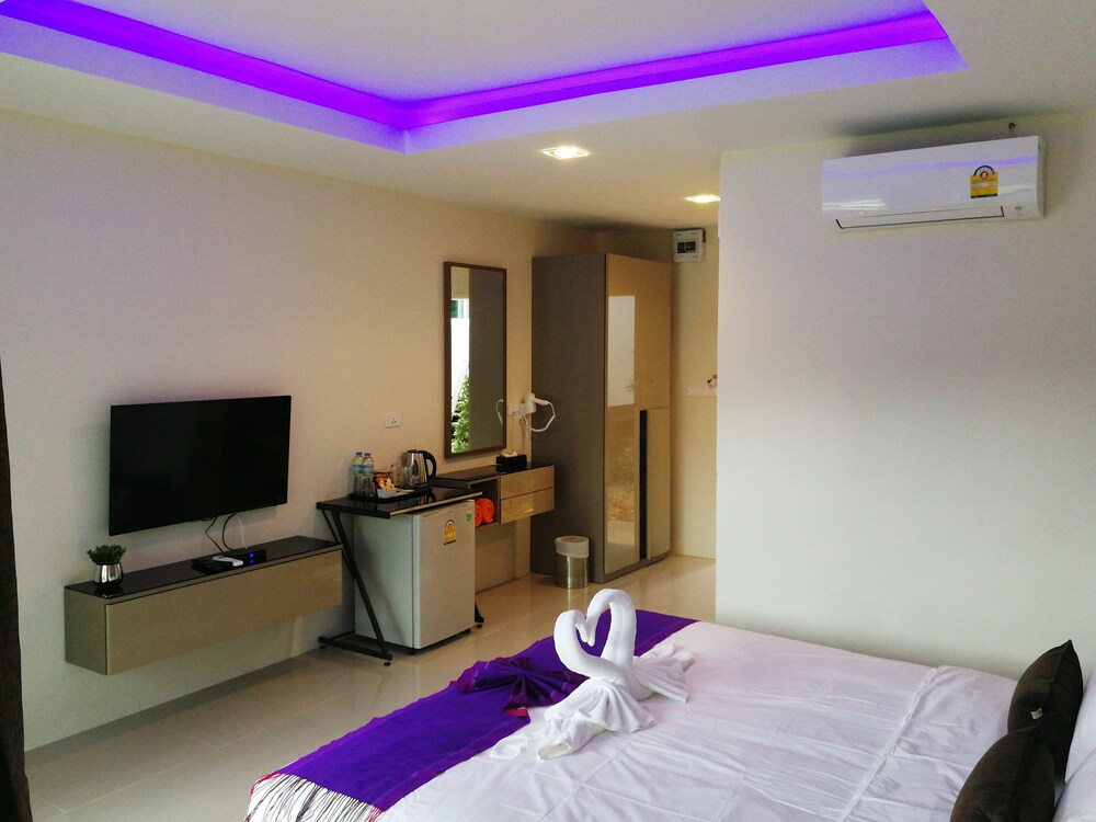 chomphu resort khaolak