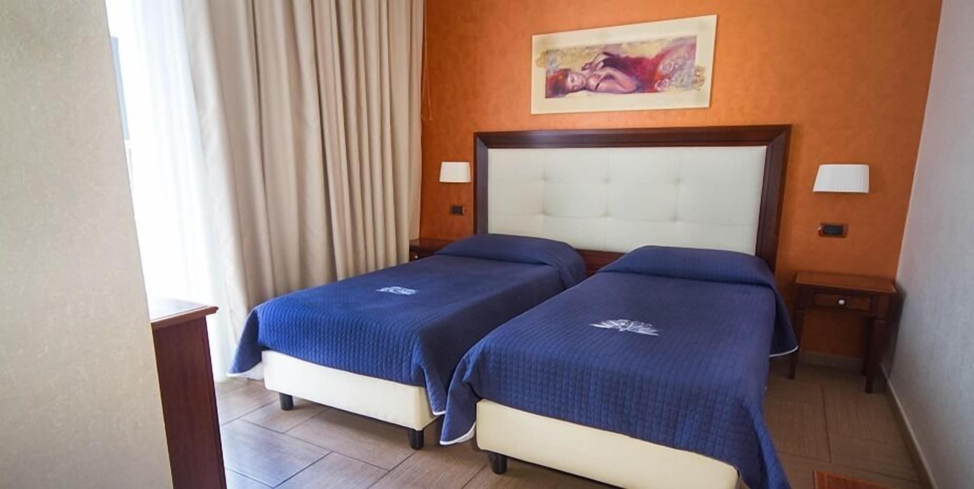 hotel flora