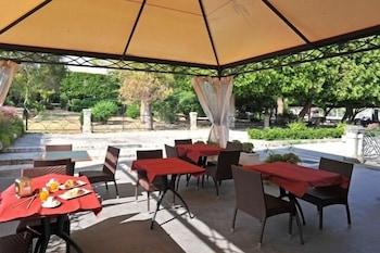 hotel flora
