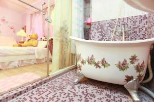 love in pearl hostel