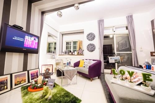 paris cafe hostel