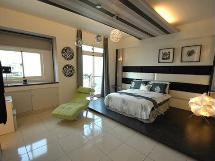 paris cafe hostel