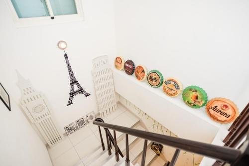 paris cafe hostel