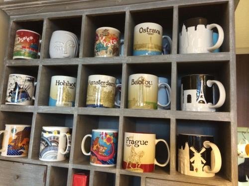 paris cafe hostel