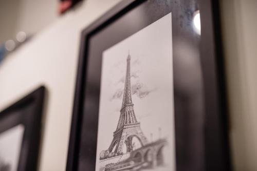 paris cafe hostel