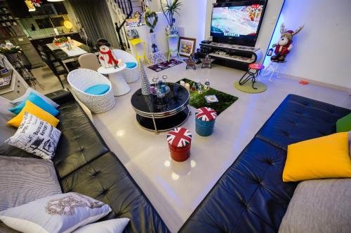 paris cafe hostel