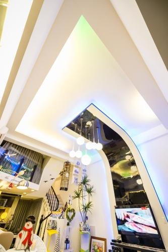 paris cafe hostel
