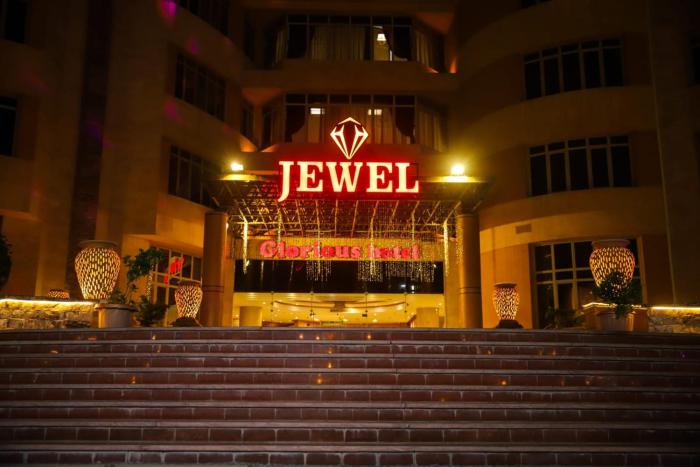 glorious hotel