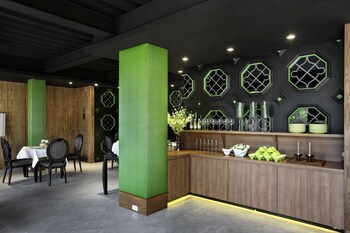 Holly Wood Motel,Changhua County>>Changhua,4 star