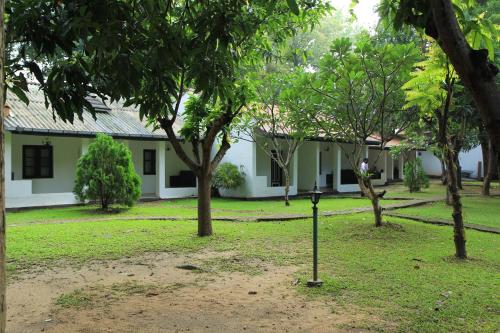 dambuluy oya family park